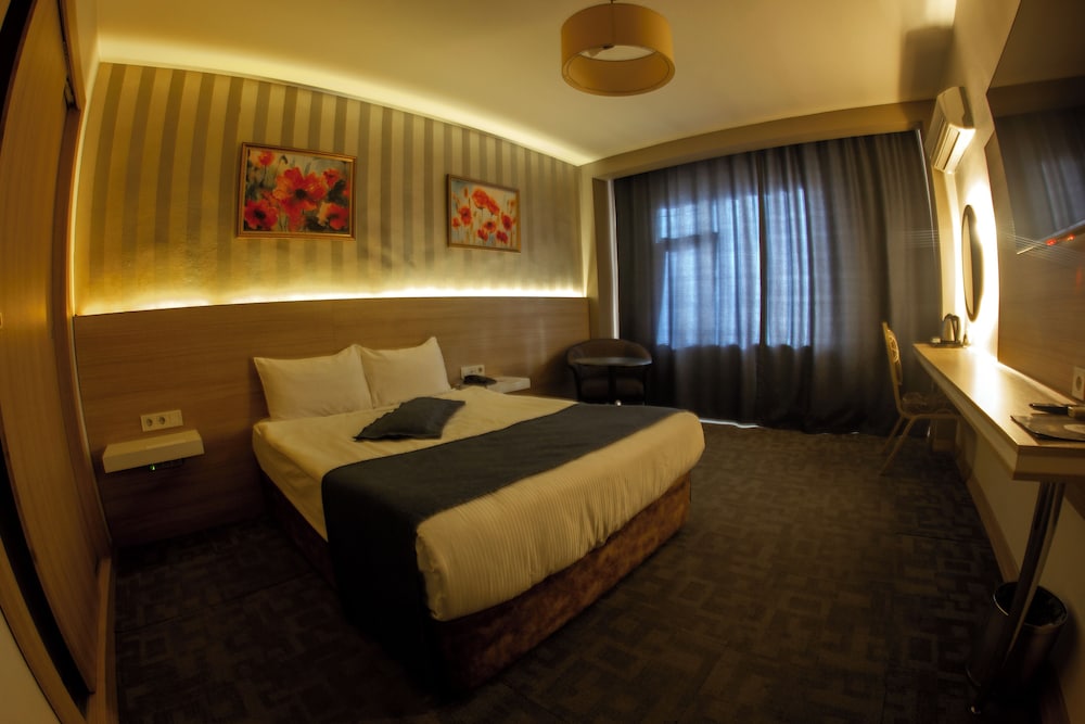 Comfort Quadruple Room, Accessible photo 1