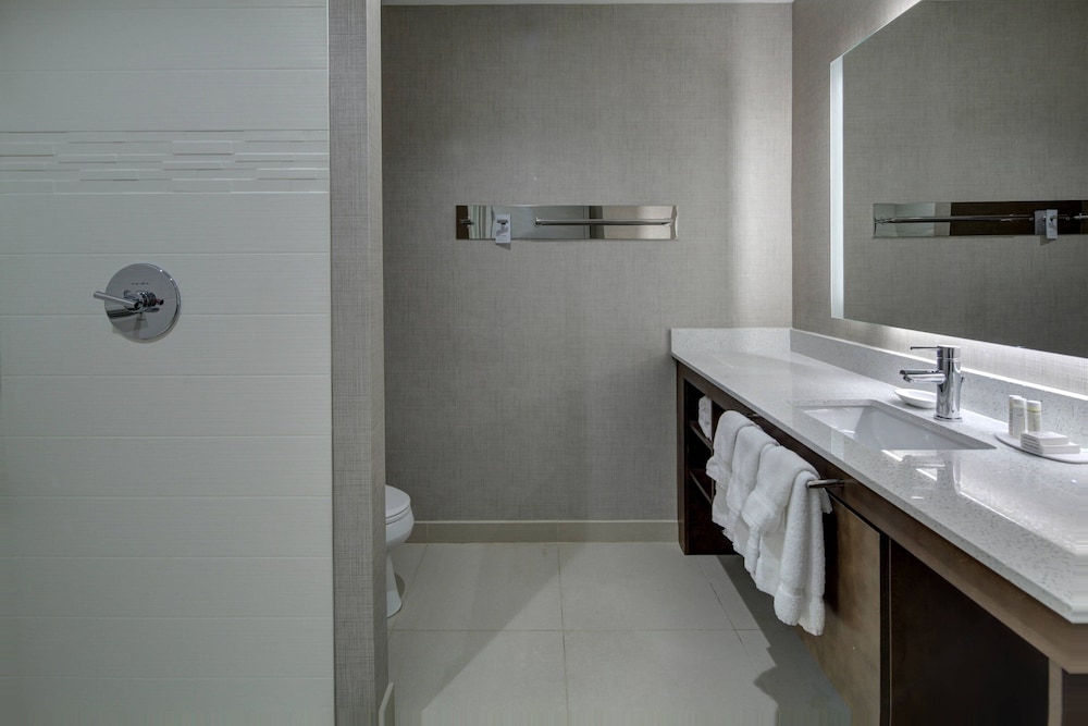 Suite, 2 Bedrooms (Hearing Accessible) photo 3