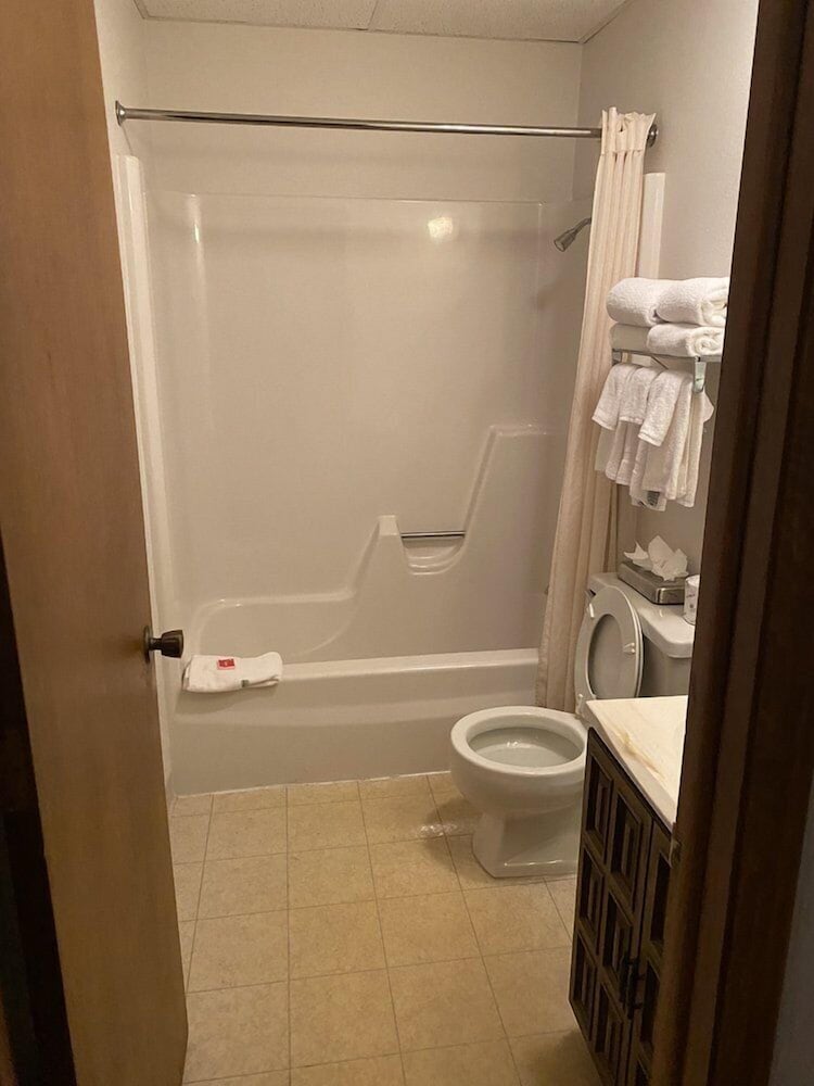 Standard Room, 1 King Bed, Non Smoking (No Pets) - Photo 2