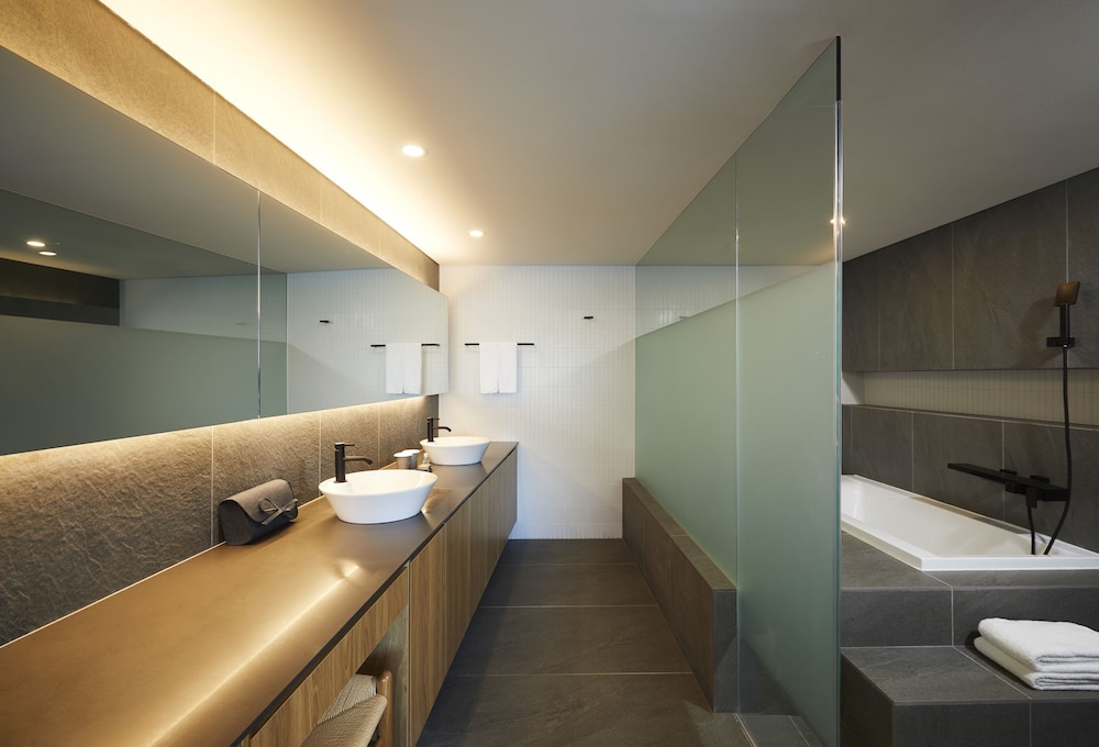 Deluxe Suite Double Room, Lake View (Indoor Pool Access for 2/ Once per night) - Photo 2