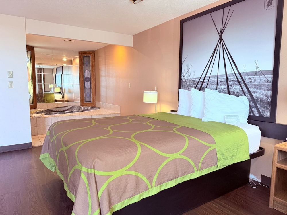 Standard Room, 1 Queen Bed, Non Smoking, Jetted Tub photo 1