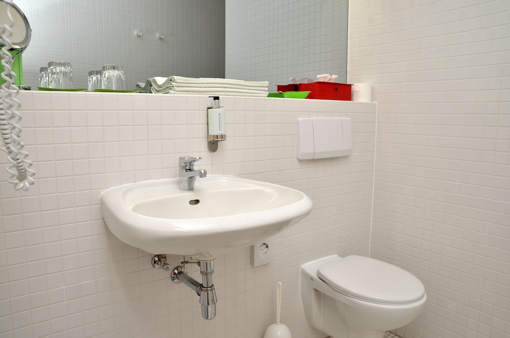 Single Room photo 3