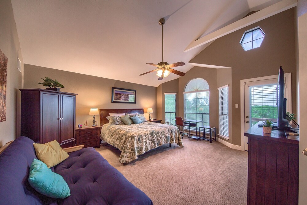 House, 4 Bedrooms photo 2