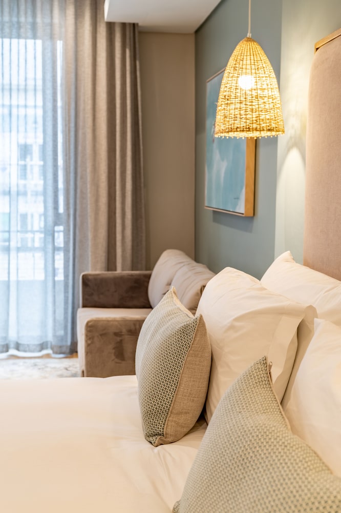 Luxury Suite - Photo 18