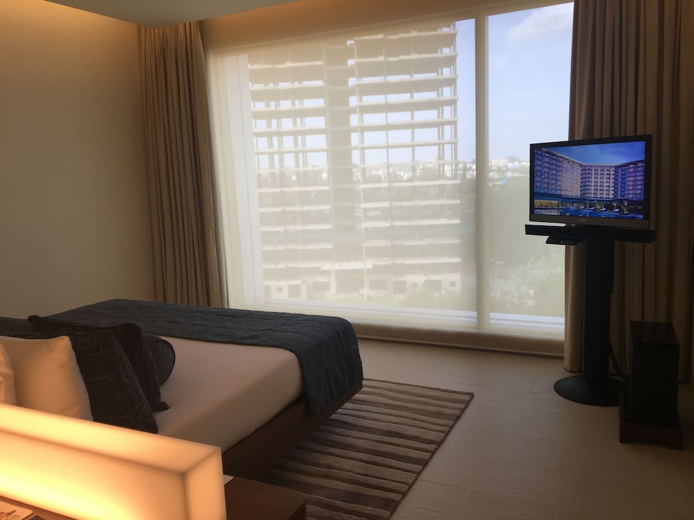Superior Room, 1 Queen Bed, City View photo 2