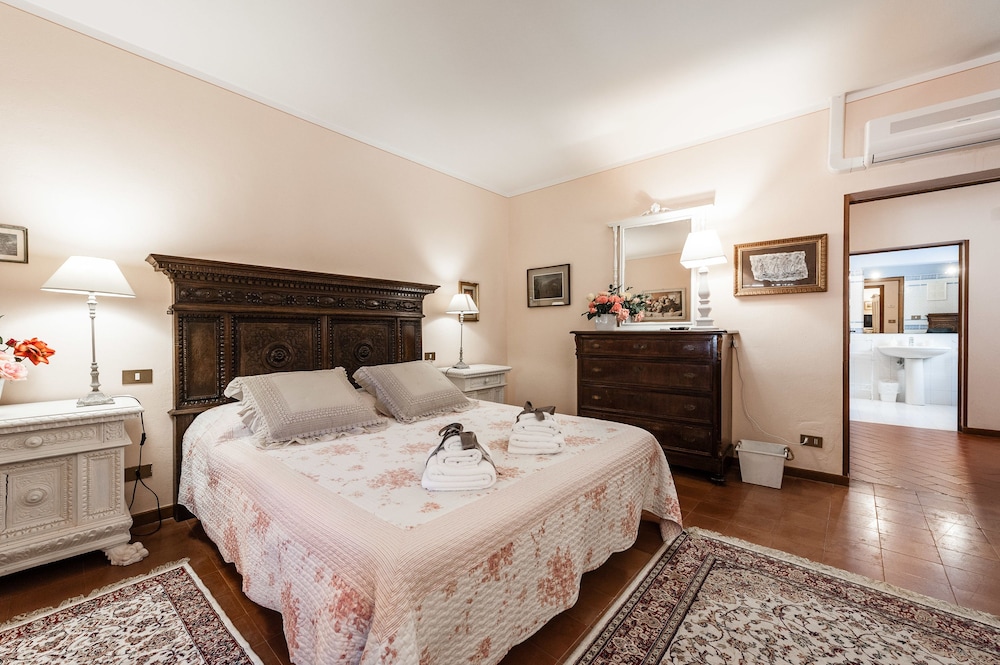 Suite, 2 Bedrooms photo 2