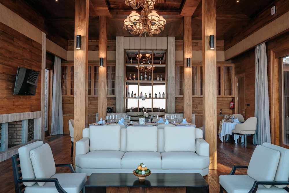 Elevate Palace - Photo 1
