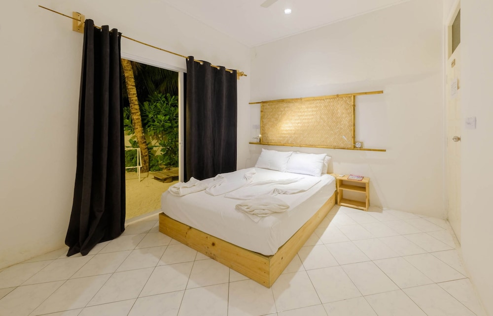 Captains Budget Suite photo 1