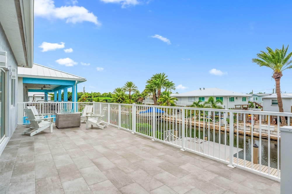 Saltwater Social Game Room Pool Dock Views, Billede 27