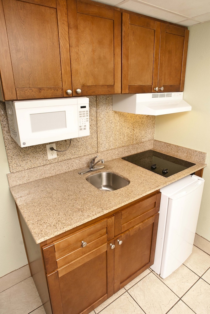Standard Room, 2 Double Beds, Kitchenette, Ocean View - Photo 7