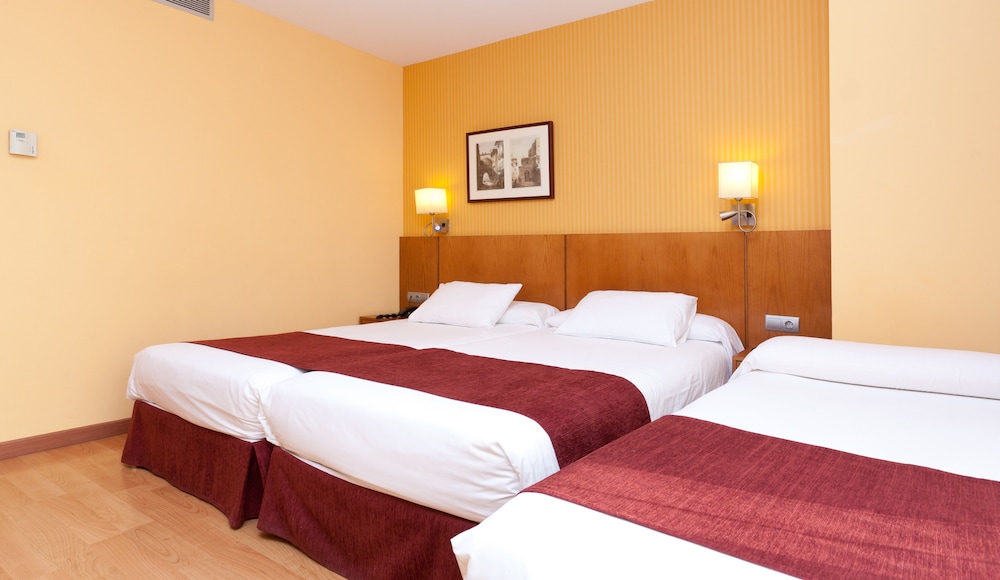 Triple Room - Photo 2