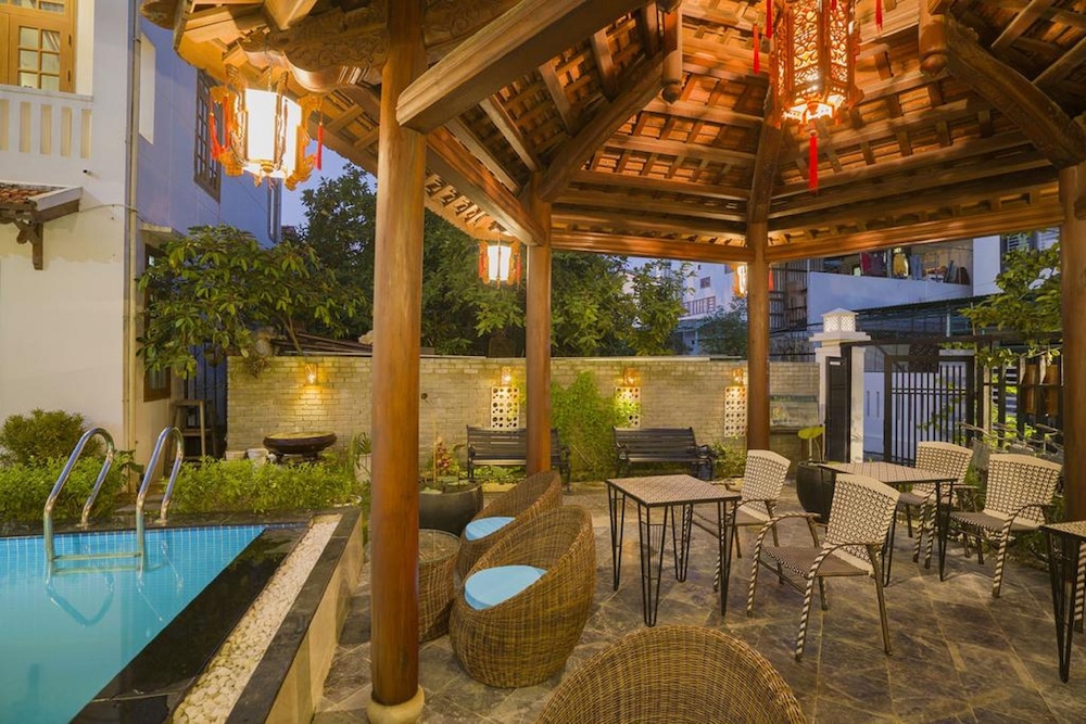 Deluxe Double Room, Pool View - Photo 7