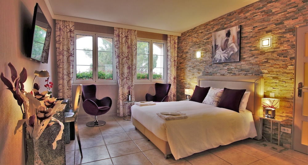 Double Room, Pool View (Chambre Design) - Photo 1