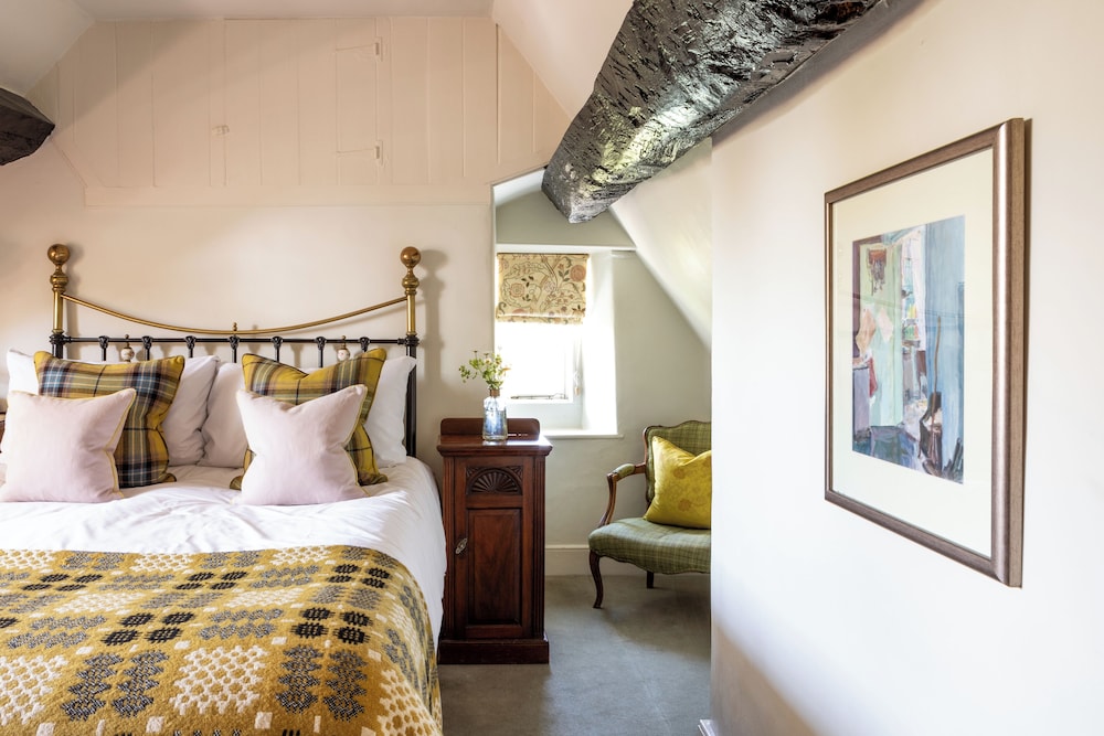 One Bedroom John Baskerville Suite
