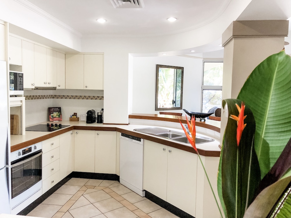 Luxury Apartment, 1 Bedroom, Ocean View photo 3