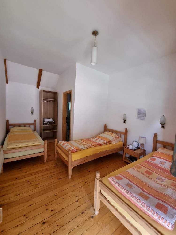 Triple Room - Photo 1