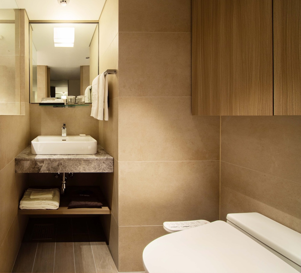 Standard Double Room (Credit Cards Only) - Photo 10