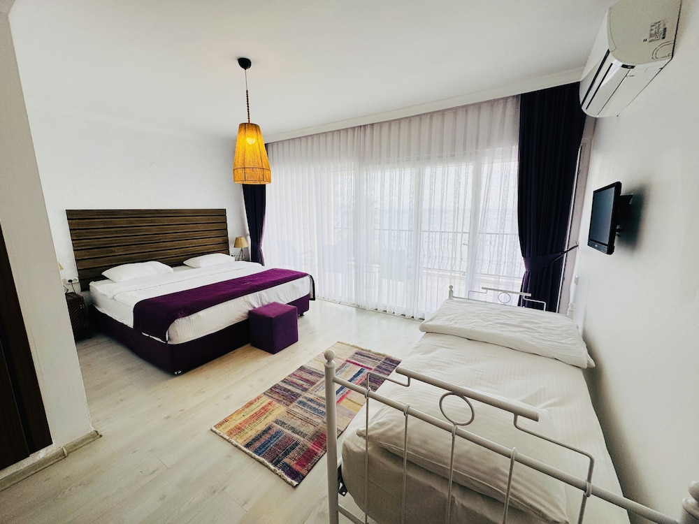 Superior Triple Room, Sea View photo 2