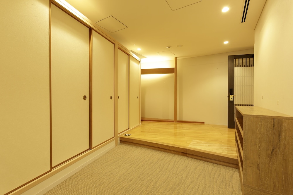 Japanese Room, Non Smoking