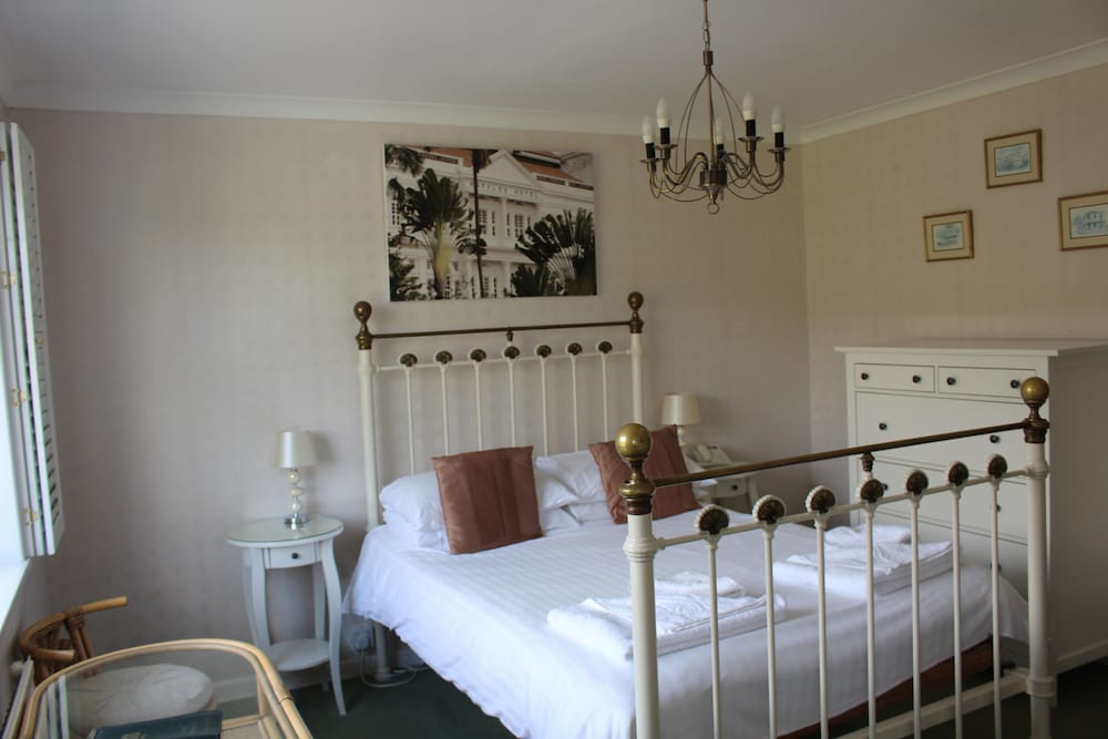 Standard Double Room - Photo 8