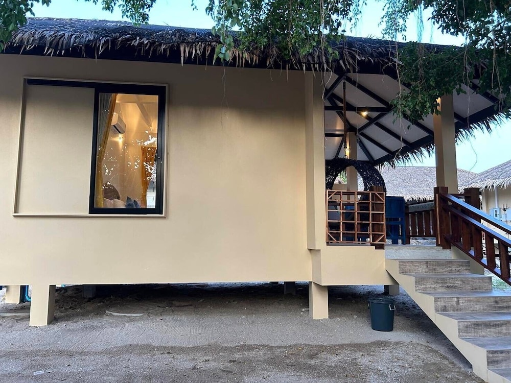 Deluxe Triple Villa with Sea View - Photo 2