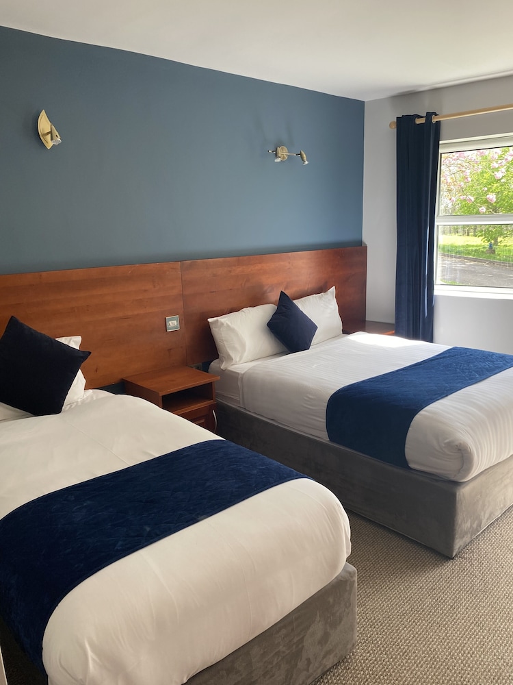 Standard Double Room, Multiple Beds, Non Smoking photo 3