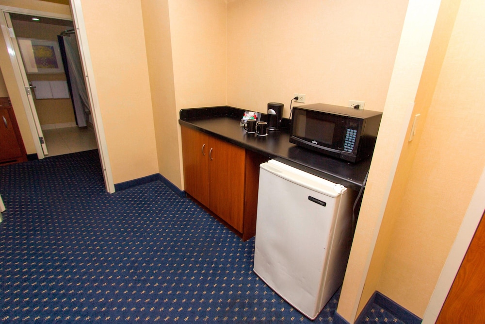 Suite, 1 Bedroom - Photo 7