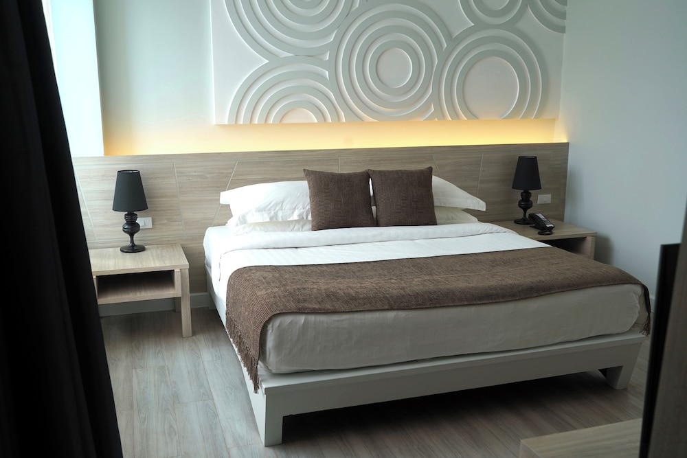 Deluxe Room, 1 Double Bed, Non Smoking, City View - Photo 26