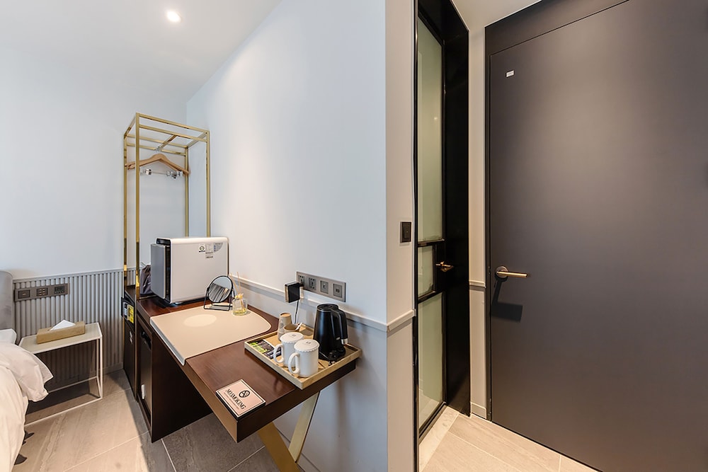 Standard Room -Breakfast Included,Unlimted Starbucks Coffee Bean,OTT Available - Photo 5