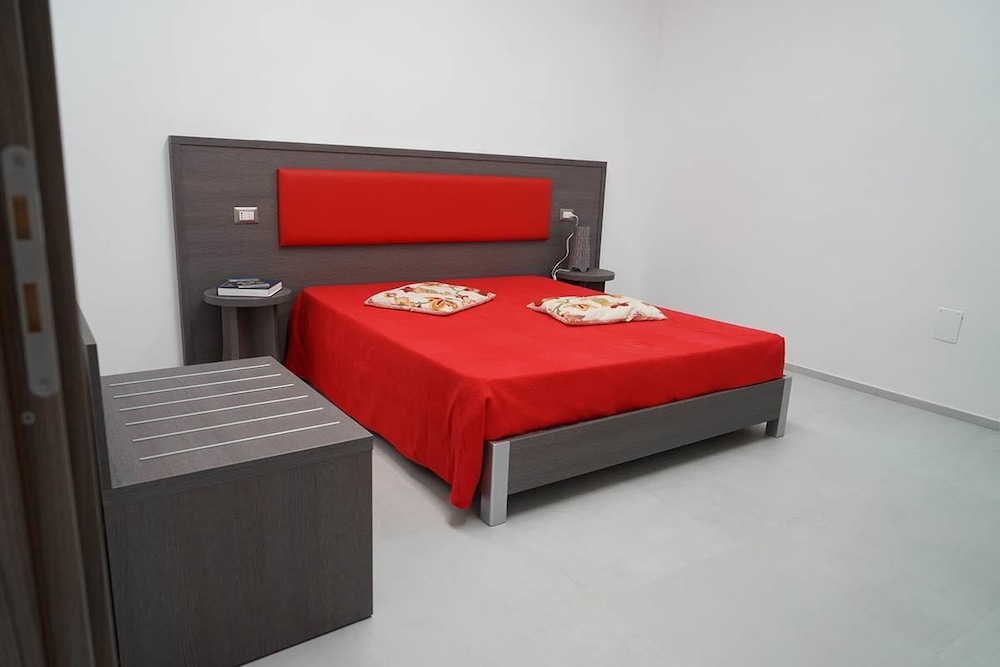 House, 2 Bedrooms