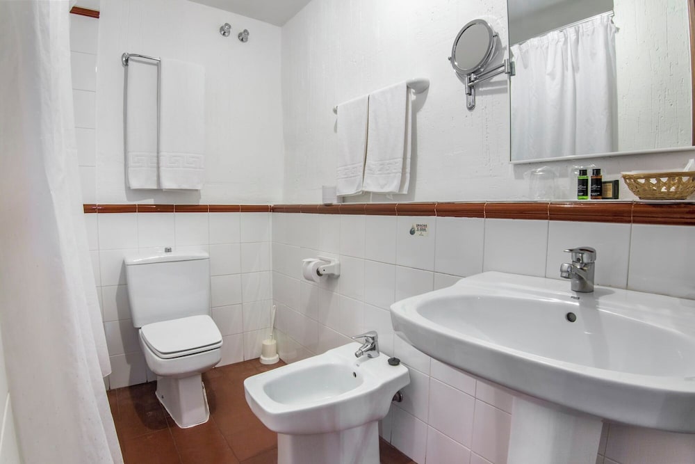Double Room - Photo 4