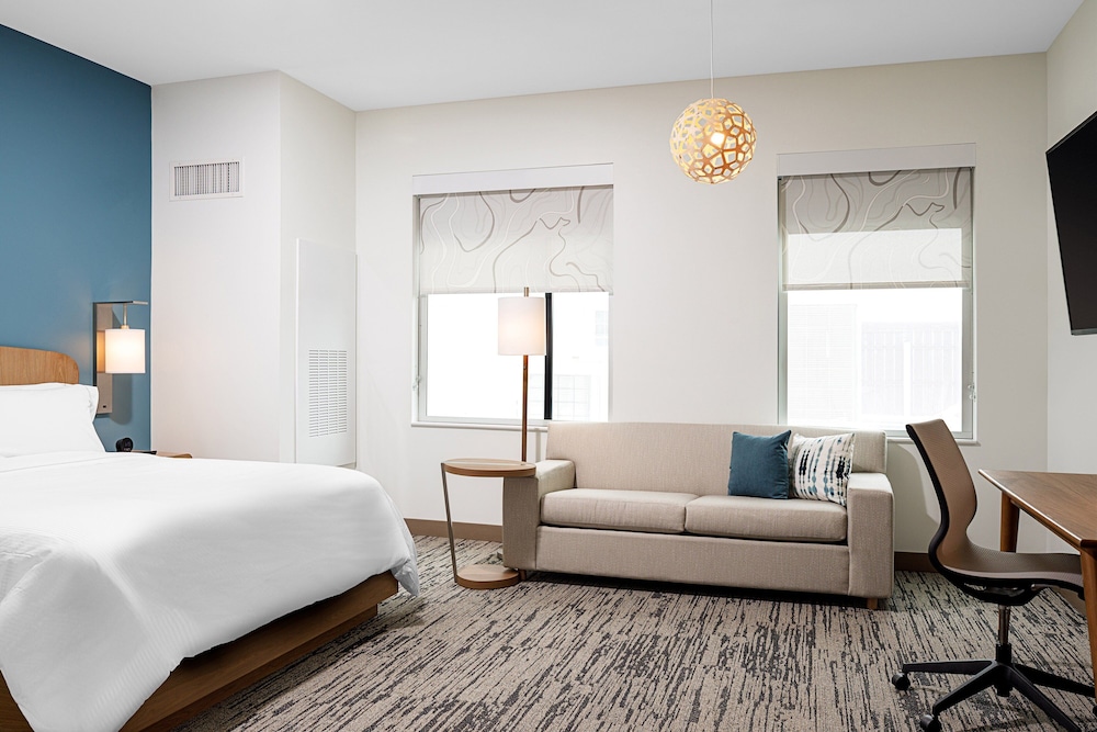 Studio, 1 King Bed with Sofa bed (Mobility Accessible, Tub) - Photo 2