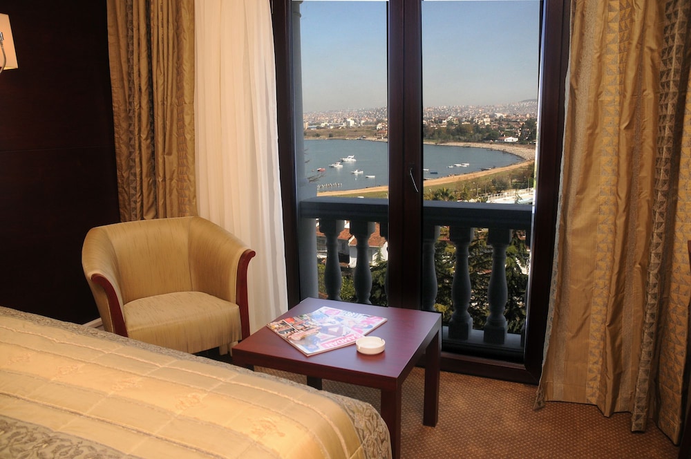 Superior Triple Room photo 3
