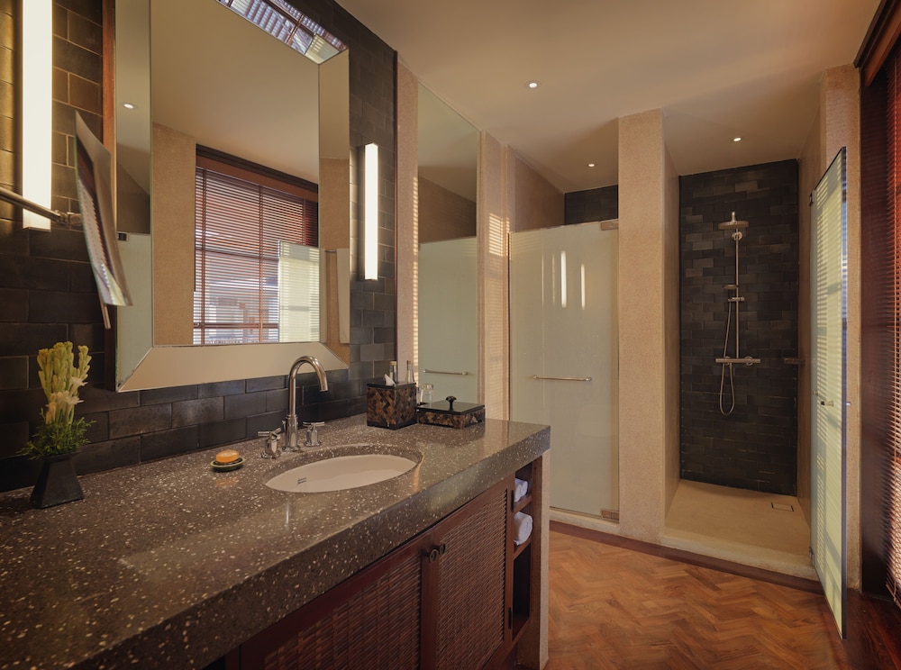 Two Bedroom Suite - Photo 5