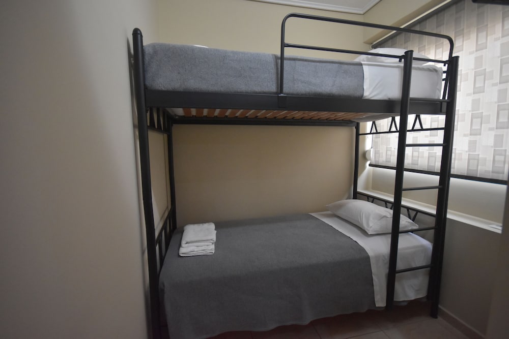 Economy Triple Room, Non Smoking, Ensuite (R12)
