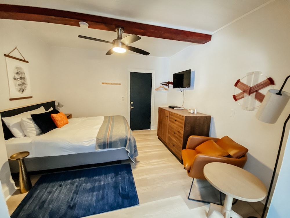 Room, Private Bathroom (Room 103)