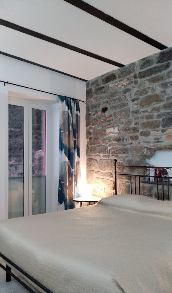 Deluxe Double Room, 1 Queen Bed, Non Smoking, Sea View photo 2