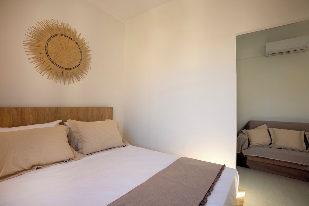 Standard Penthouse, 1 Queen Bed with Sofa bed, Non Smoking