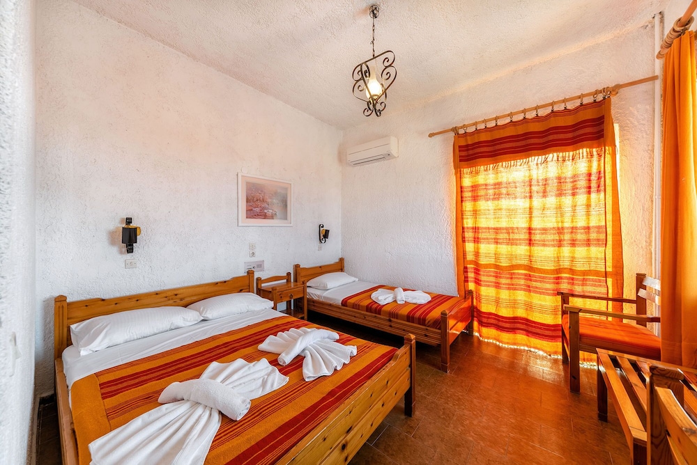 Classic Triple Room, Sea View