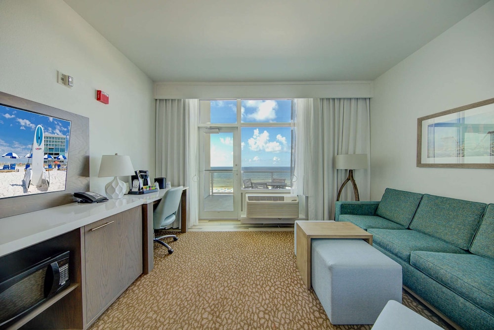 Suite, Multiple Beds, Balcony, Corner (1 King and 2 Single Bunk Beds)