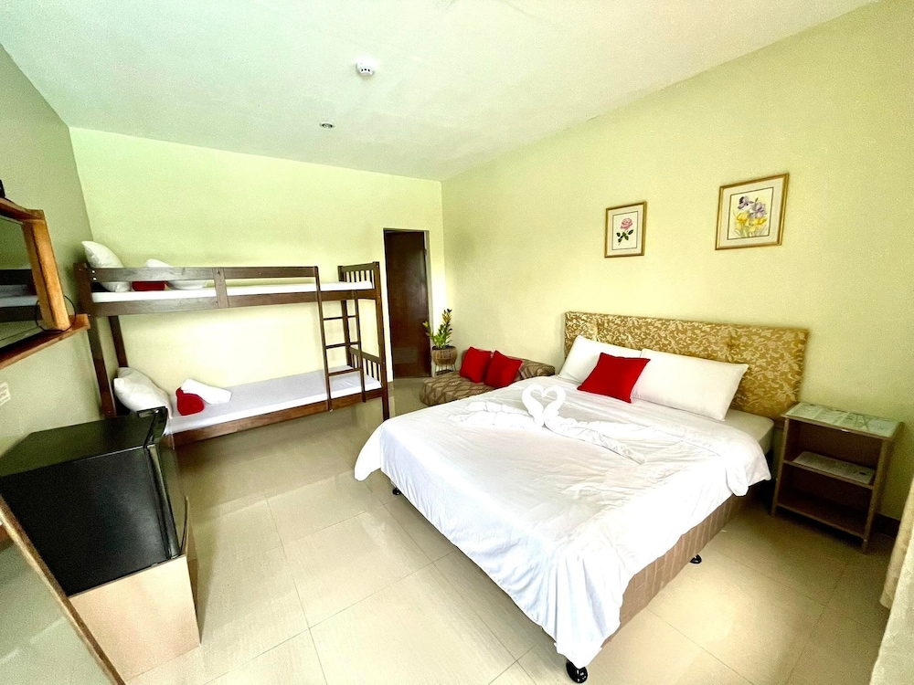 Standard Quadruple Room - Photo 3