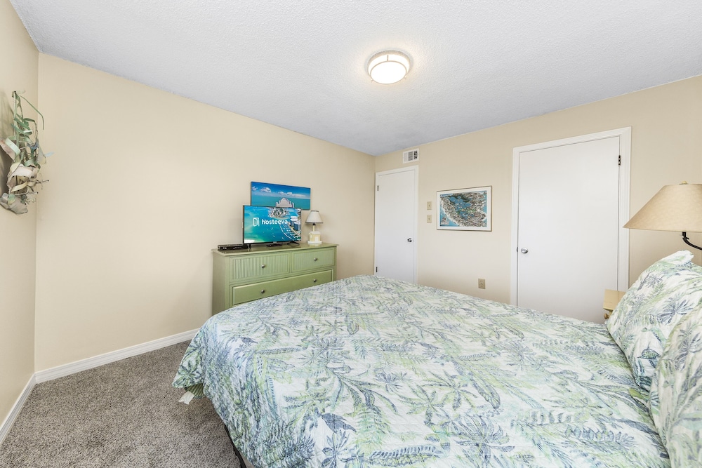 Signature Condo, 3 Bedrooms, Beach View photo 2
