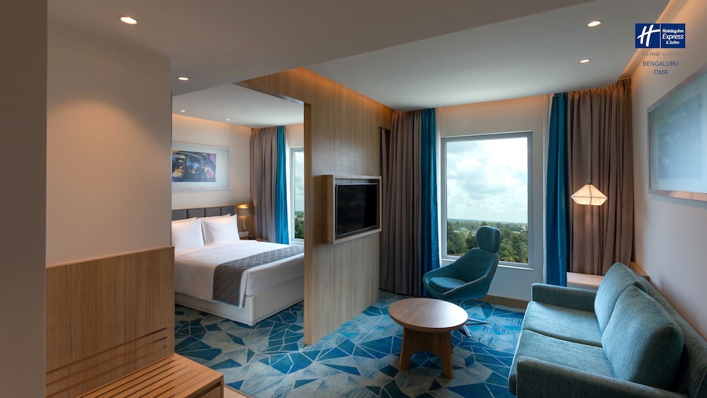 Junior Suite, 1 Queen Bed - Photo 5