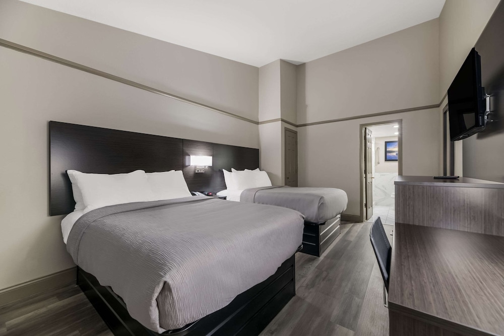 Standard Room, 2 Double Beds, Non Smoking