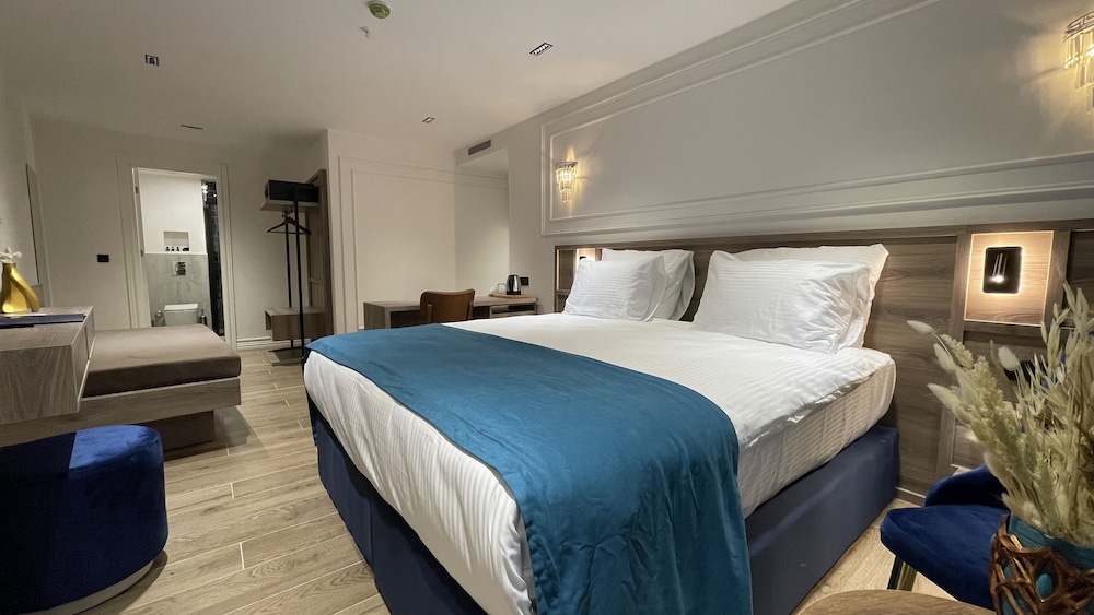 Deluxe Double Room photo 3