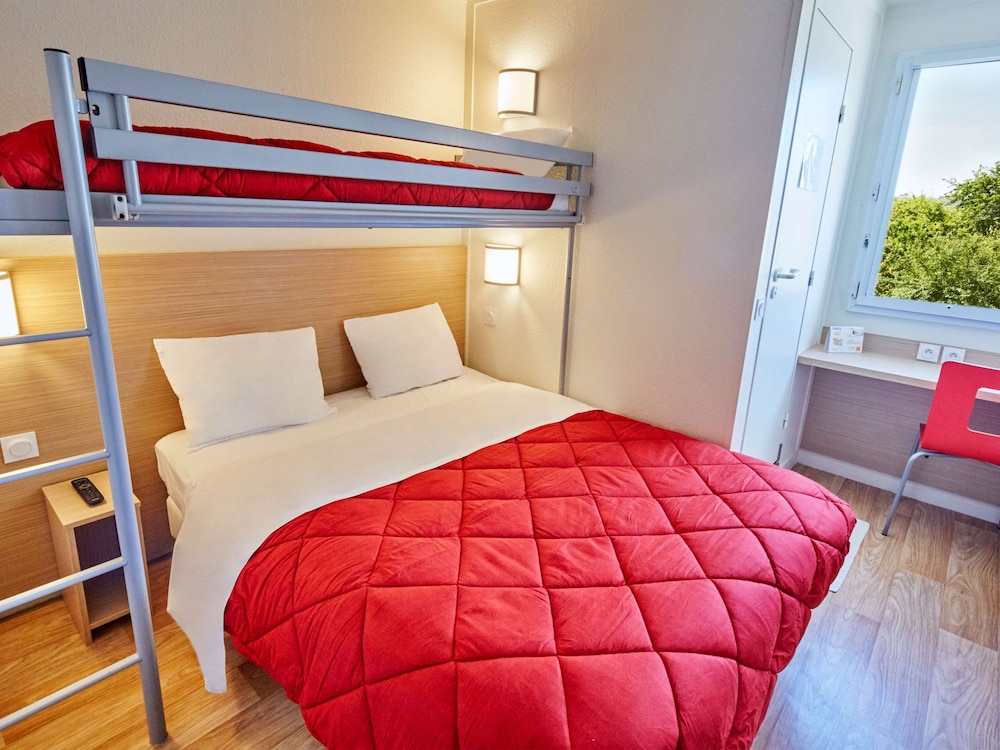 Standard Room, Multiple Beds (1 Double and 1 Single bed) - Photo 1