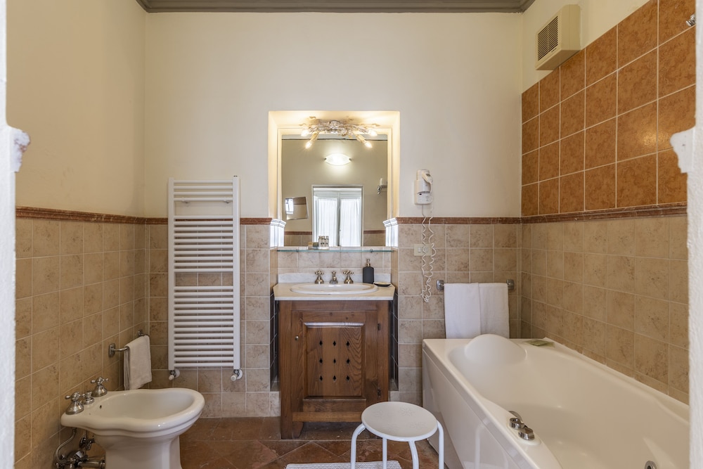 Panoramic Studio Suite, 1 Bedroom, Terrace, Valley View - Photo 10