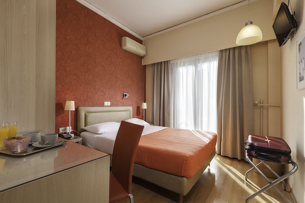 Double or Twin Room - Photo 3