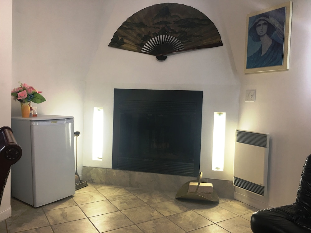 Deluxe Suite, 2 Double Beds, Jetted Tub (Fireplace) photo 2