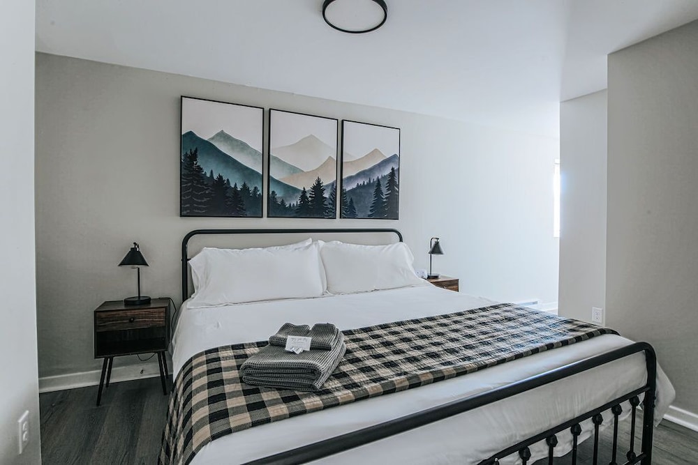 Apartment, Private Bathroom (Redbud Suite)